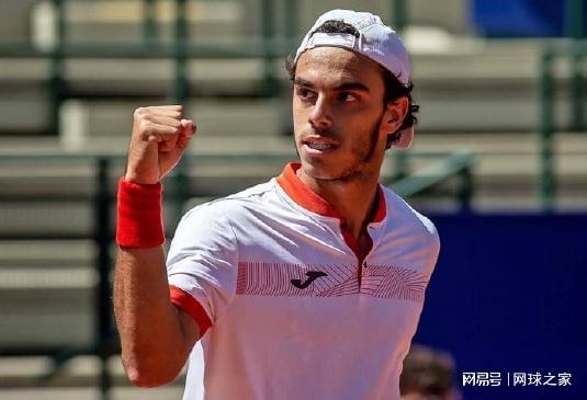 许多家庭共 许多家庭共